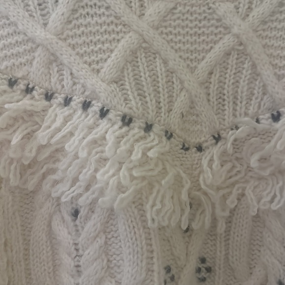 Club Monaco winter sweater - Picture 2 of 3